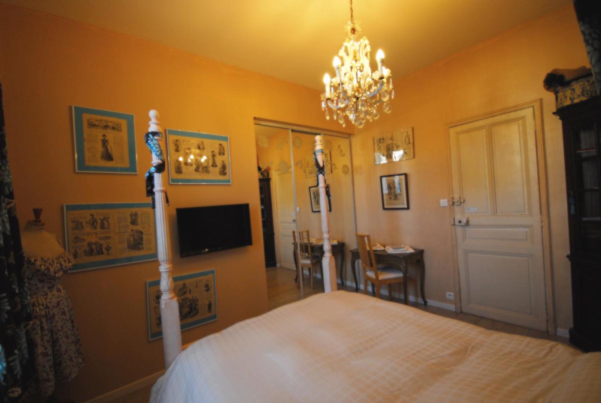 Chambres Et Table D'Hotes Le Jardin De Tesse ตูลง ภายนอก รูปภาพ